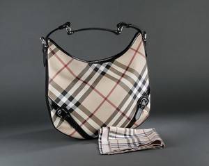 Burberry skulder taske og to Burberry lommetørklæder 3