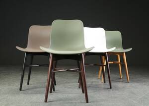 Rune Krøjgaard og Knut Bendik Humlevik for NORR11. Fire stole model Langue, massiv bøg og plast 4 Denne vare er sat til omsalg under nyt varenummer 5047362