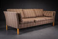 Erik Jørgensen. Tre-pers. sofa betrukket med uld, model 2603 