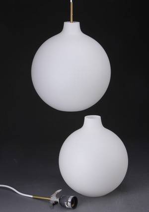 Vilhelm Wohlert. To Satellit pendler 2