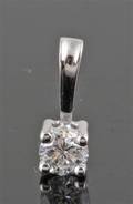 Pendant in 18k set with brilliant cut diamond 0.18 ct