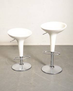 Stefano Giovannoni, ett par barstolar modell Bombo för Magis 2