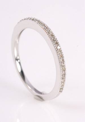 Alliancering, ca. 0.13 ct.  