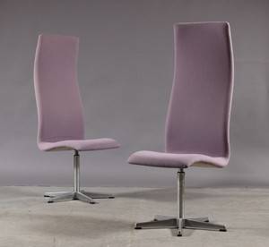 Arne Jacobsen. Par højryggede Oxford stole 2 