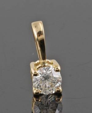 Pendant in 18k  set with brilliant cut diamond 0.30 ct 