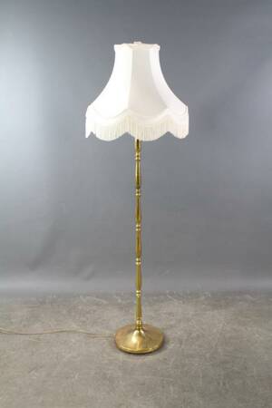 Golvlampa i mässing 