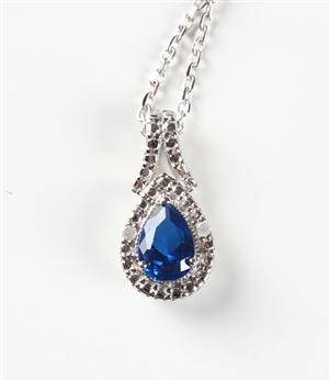 Vedhæng af sterlingsølv med diamanter