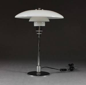 Poul Henningsen, PH 32 bordlampe 
