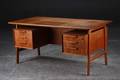 Omann Junior. Skrivebord af teak, model 75