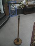 Golvlampsfot, Funkis