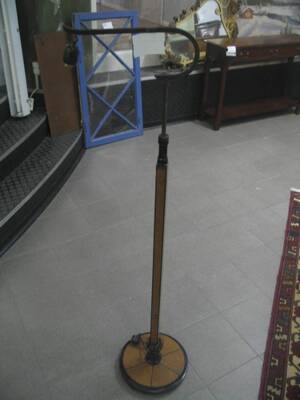 Golvlampsfot, Funkis
