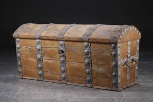 Barok kiste af egetræ, 1700-tallet  