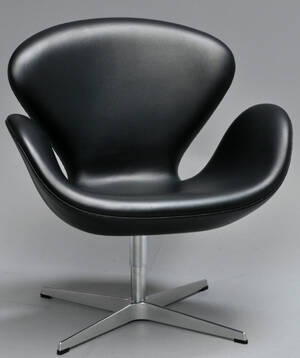 Arne Jacobsen. Loung lænestol, Svanen, model 3320 Brown Label fra år 2014 