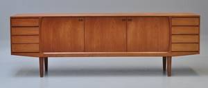 Dansk møbelproducent. Lav skænk af teak