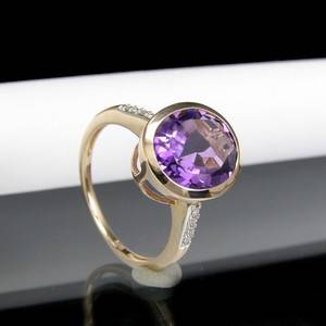 Ring in Roségold mit Amethyst und Brillanten