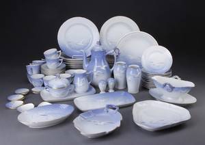 Bing  Grøndahl. Mågestel, middags- og kaffeservice af porcelæn 80