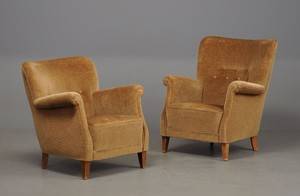 To lænestole betrukket med velour, 1940erne 2