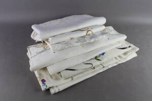 Broderade dukar 8 st