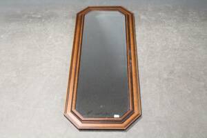 Spegel med träram och slipat glas