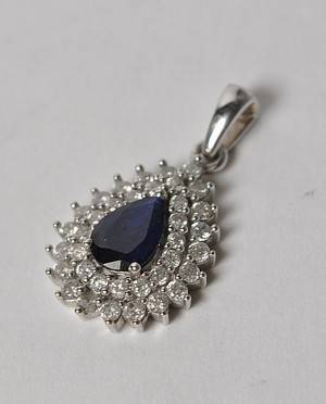 Safir og diamantvedhæng