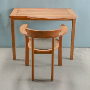 Trip Trap. Skrivebord samt armstol af teak 2