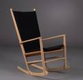 Hans J. Wegner. Gyngestol af bøg, model J16 med hyndesæt af uld