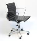 Charles Eames 1907 - 1978. Kontorstol, model EA-117