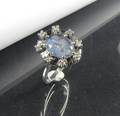 Ring in Weißgold mit Opal und Diamanten
