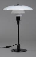 Bordlampe, Louis Poulsen, PH 32 af Poul Henningsen