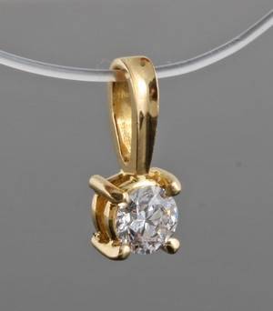 Pendant  in 18kt  set with brilliant cut diamond 0.22 ct 