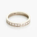 Alliansring med diamanter