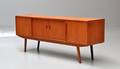 Dansk møbekproducent. Lav skænk i teak, 1950erne 