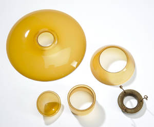 Poul Henningsen 1894-1967. Skræmsæt af ravfarvet glas. 6