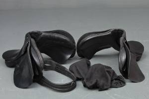 2 sadler, samt gjord 3