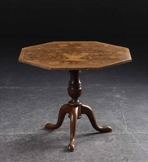 Italiensk tilt top table, rigt prydet med intarsia, sign