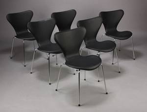Arne Jacobsen, 7er stole, sort læder