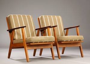 Dansk møbelproducent. Par lænestole, teak og eg. 2