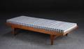Poul M. Volther. Daybed  briks af egetræ 