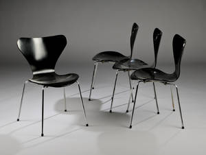 Arne Jacobsen 1902-1971. Fire stole model 3107. 4
