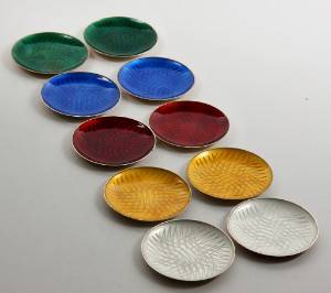 Ti små bakker af sterlingsølv med emaljedekoration, A. Michelsen 10