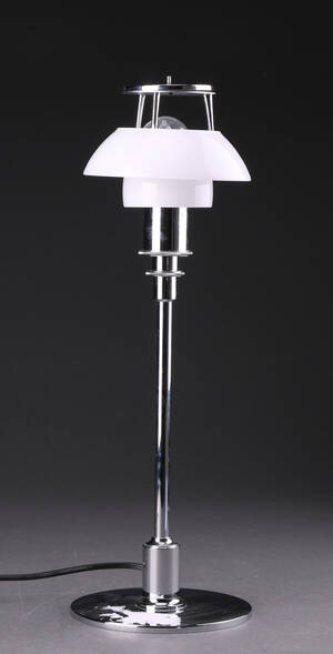 Poul Henningsen. PH 32, bordlampe