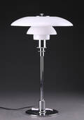 Poul Henningsen. PH 32, bordlampe 