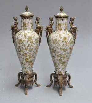 Par lågvaser af porcelæn2