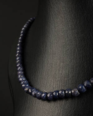 Blau Spinell Kette, 375er Gold