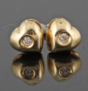 Earrings in 18kt set with brilliant cut diamonds 0.04 ct 2