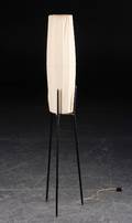 Standerlampe med trepas fod, sortlakeret metal, 1950erne