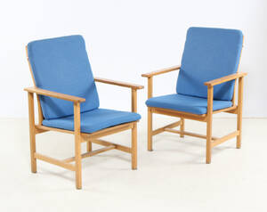 Børge Mogensen. Et par armstole af massiv eg, model 2257,2