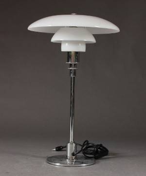 Poul Henningsen. PH 32 bordlampe