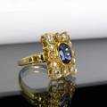 Ring aus Gold mit Brillanten und Saphir 