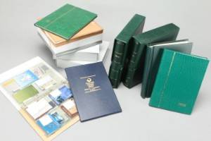 Stor samling Færøerne med bl.a. årsmapper 1977-2009 komplet to gange samt frimærkehæfter og miniark m.m.